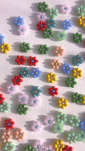 Cargar imagen en el visor de la galería, Flower Plus Earrings Pink
