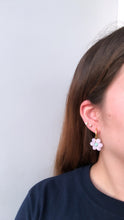 Cargar imagen en el visor de la galería, Flower Plus Earrings Pink
