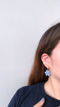 Cargar imagen en el visor de la galería, Flower  Plus Earrings Light-Blue
